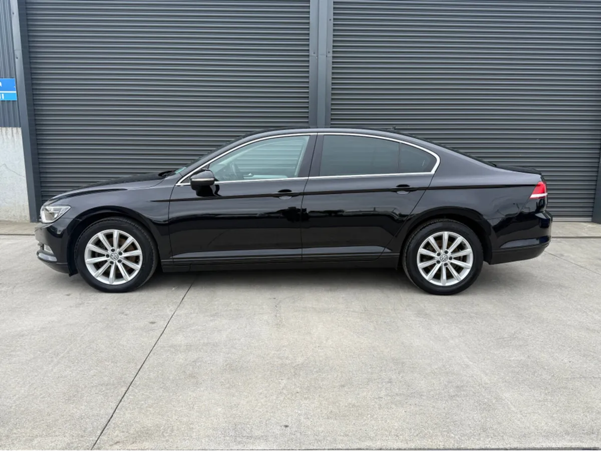 Volkswagen Passat 2.0 TDI MANUAL 6SPEED FWD 150HP - Image 4