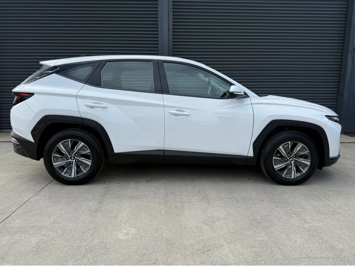 Hyundai Tucson COMFORT PLUS 5DR 1.6 DIESEL MANUAL - Image 3