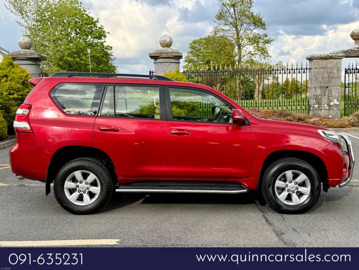 Toyota Land Cruiser 2.8 D4D BUSINESS AUTO==LOW MIL - Image 2