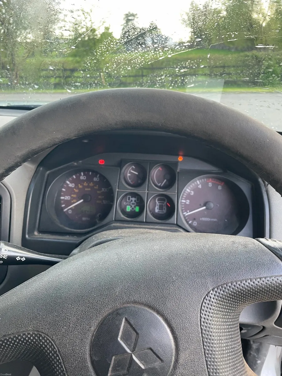 Mitsubishi Pajero 2003 - Image 4