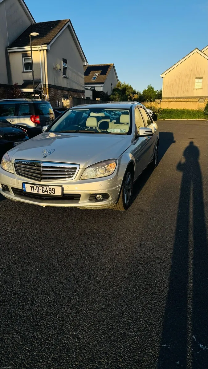 Mercedes Benz c-class 2011 - Image 2