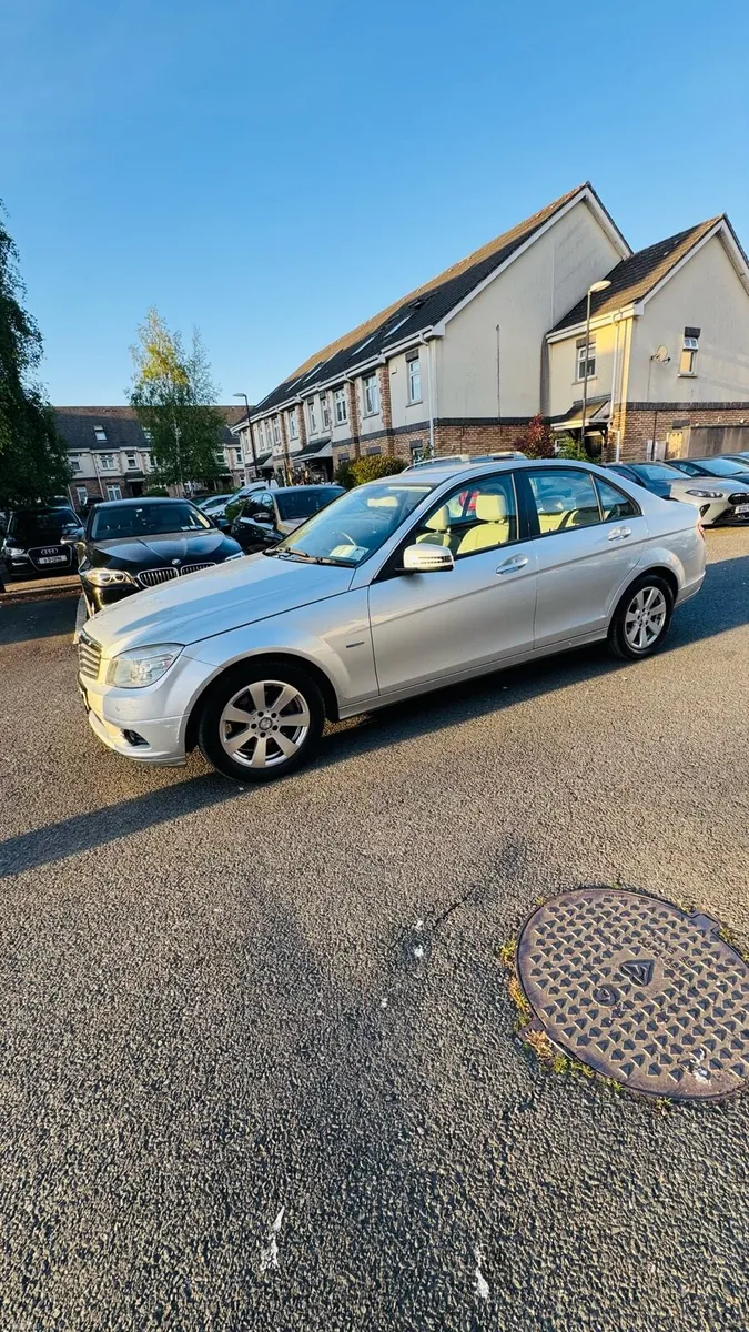 Mercedes Benz c-class 2011 - Image 3