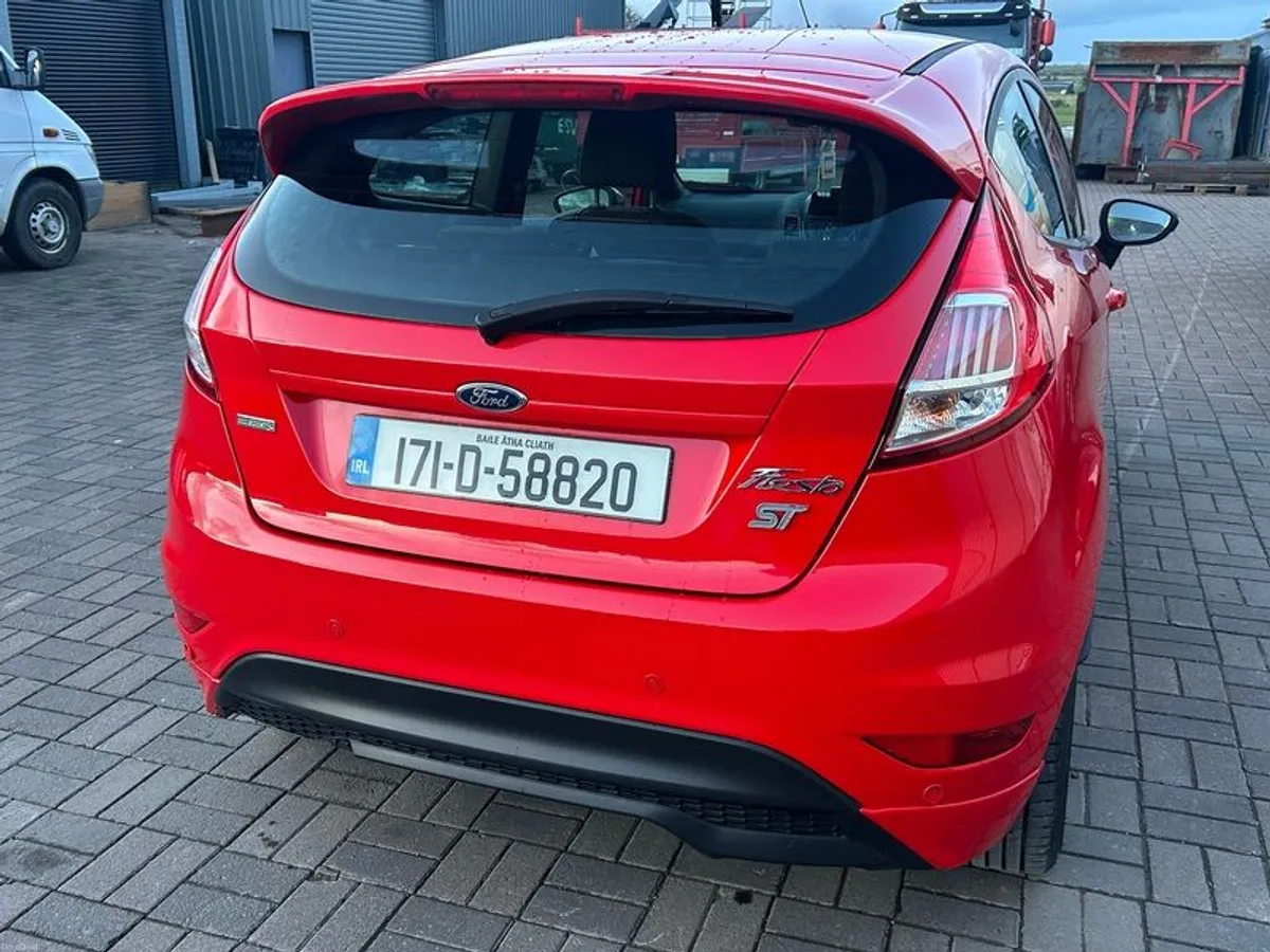 2017 Ford Fiesta - Image 2