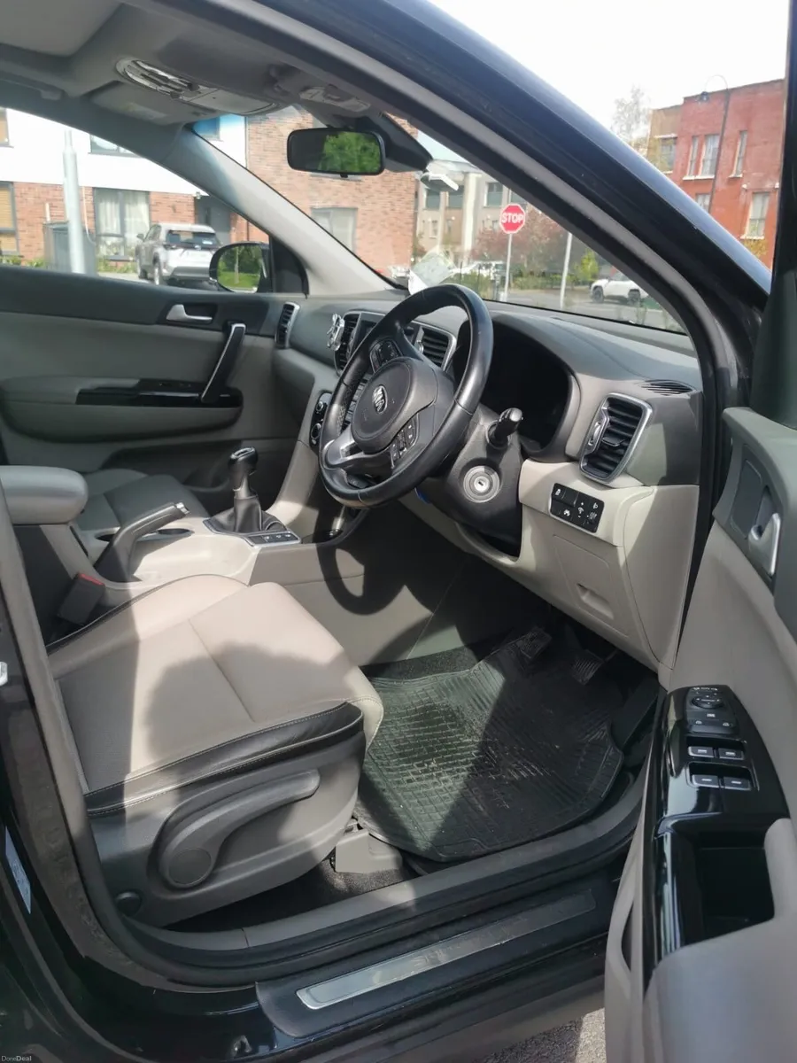 Kia Sportage 2017 - Image 2