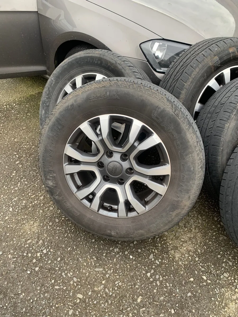 5 Wheels & tyres - Image 4