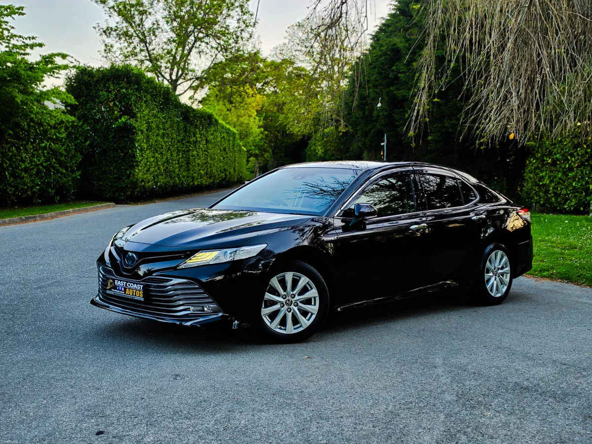 2017 Toyota Camry 2.5 Petrol Hybrid Auto G Packge - Image 1