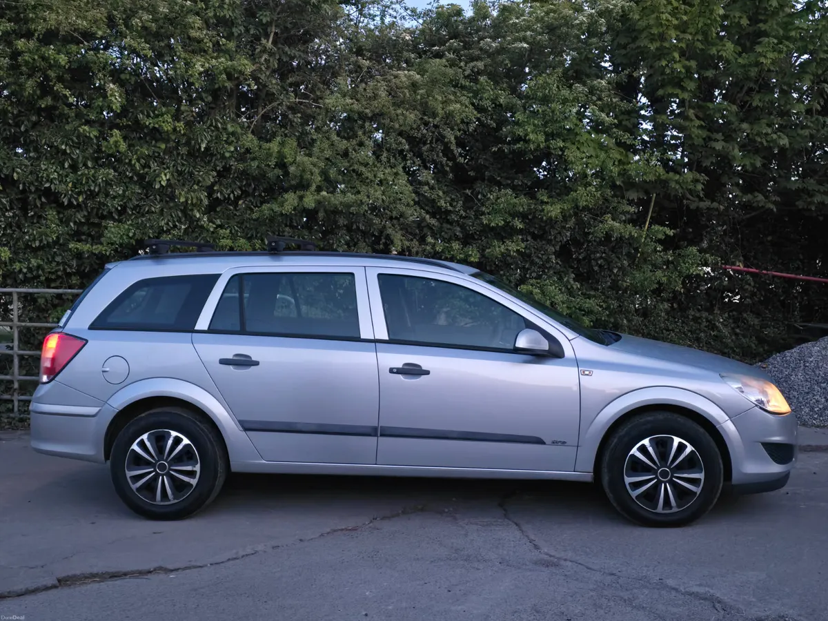 Vauxhall Astra 2009 diesel nct&tax ⛽️ €990 - Image 1