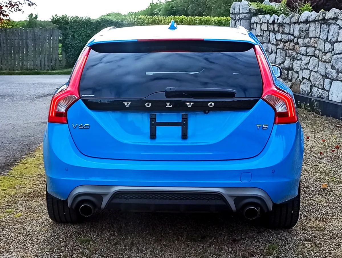 2015 Volvo V60 T5 R-Design Polestar Blue - Image 6