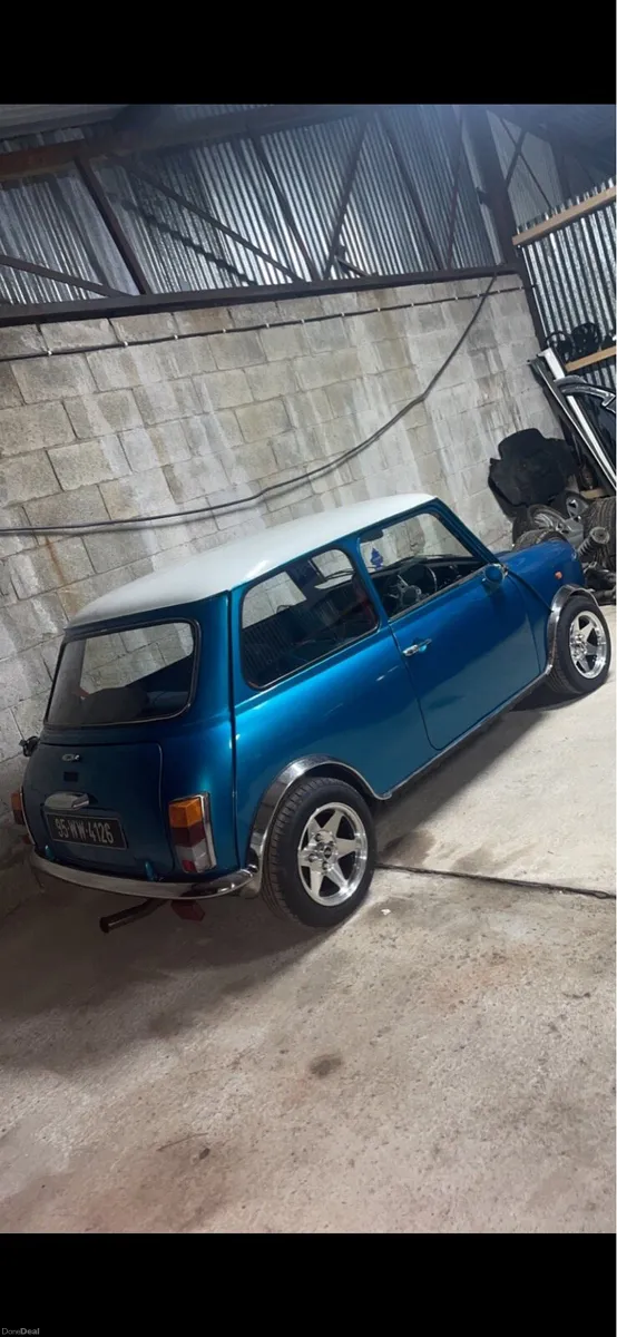 Austin mini side walk - Image 1