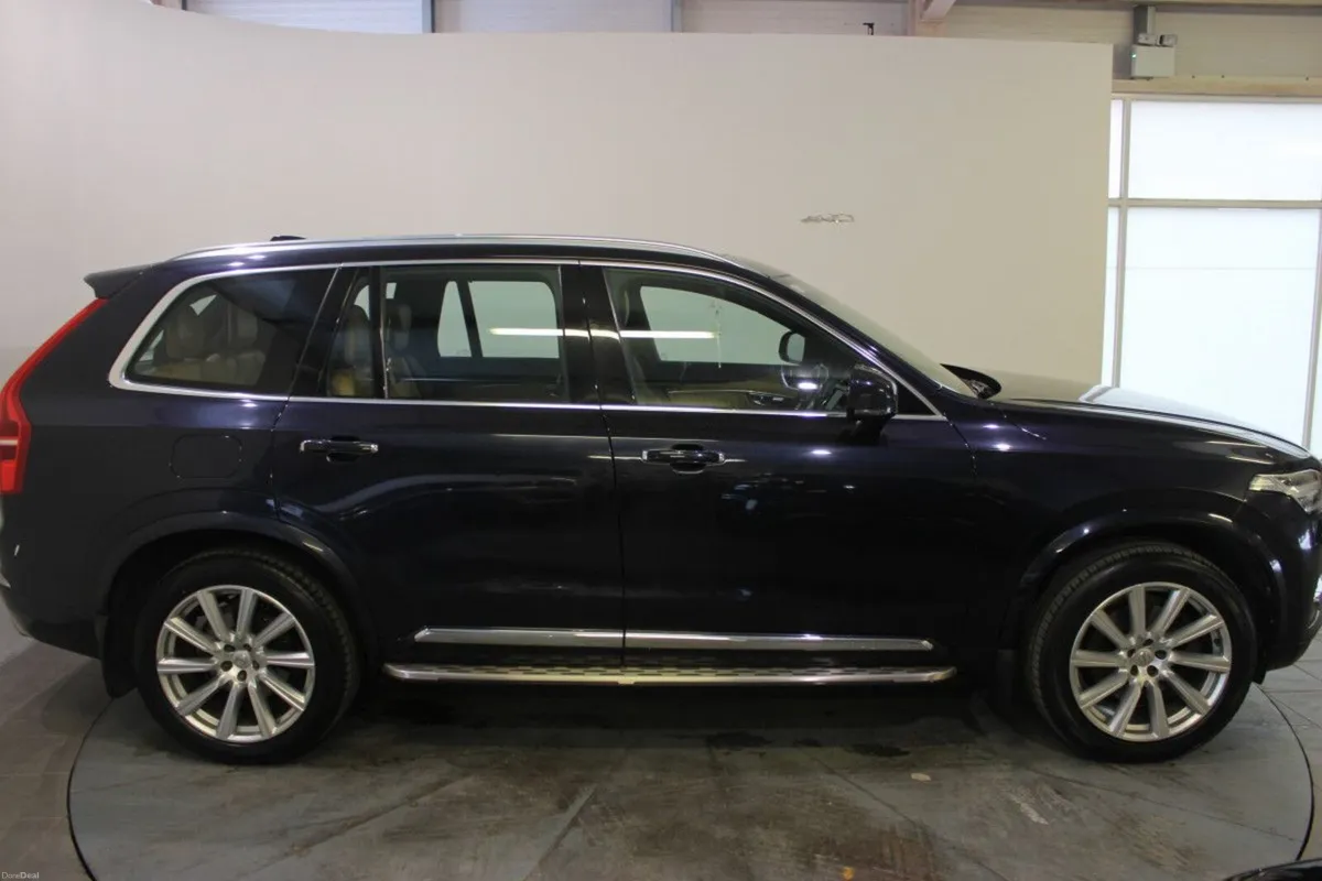Volvo XC90 D5 (235hp) AWD Inscription Geartronic - - Image 4