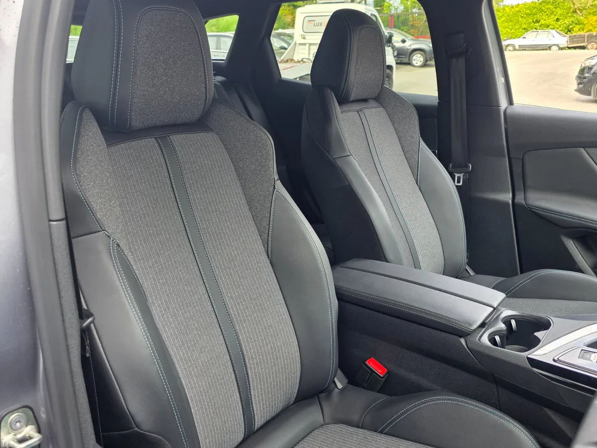 2024 Peugeot 3008 1.6 ALLURE PREMIUM PLUS HYBRID - Image 4