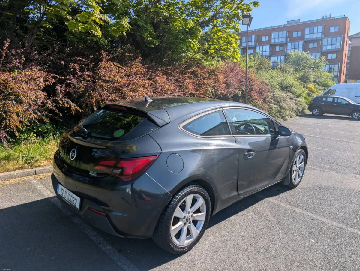 OPEL ASTRA SPORT 1.4 TURBO - Image 2