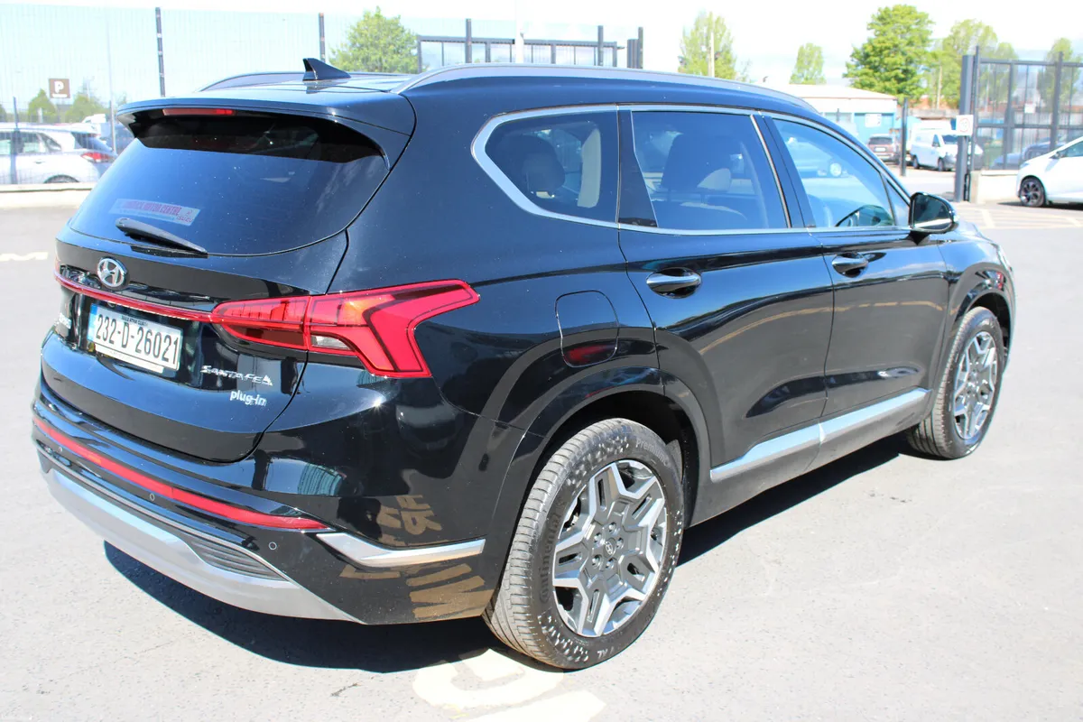 Hyundai Santa Fe 2023 - Image 5