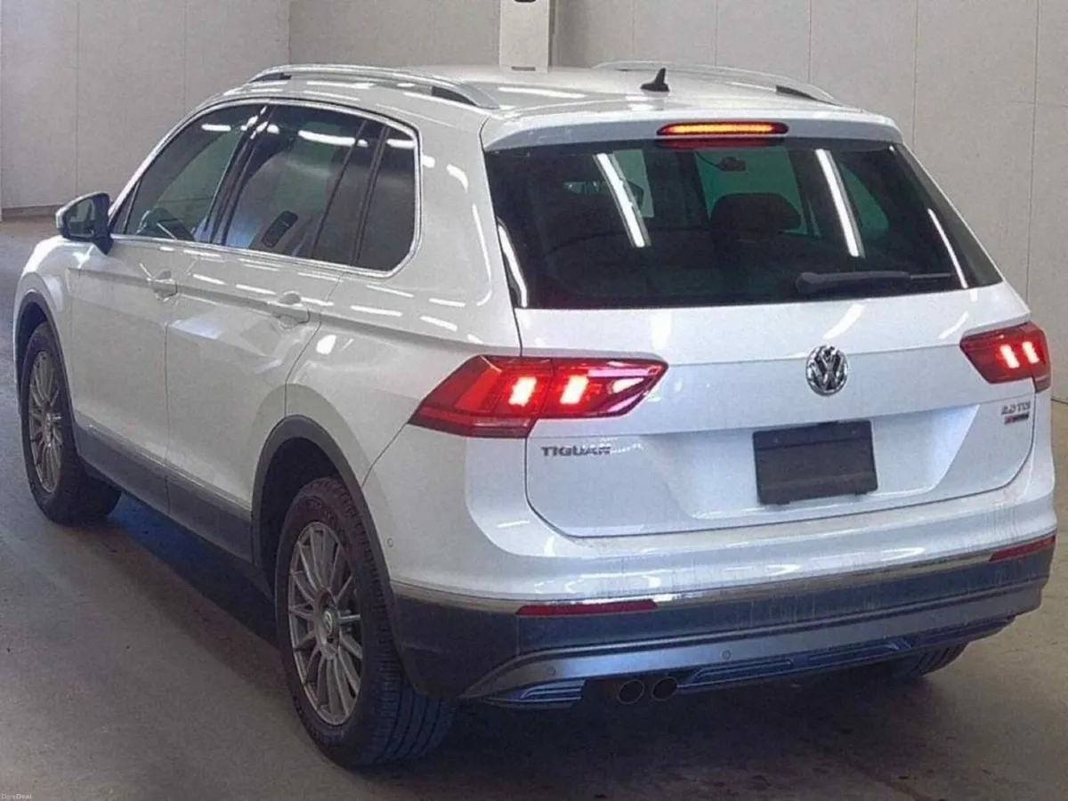 Volkswagen Tiguan 2.0 TDI 4MOTION R LINE - FACTORY - Image 2