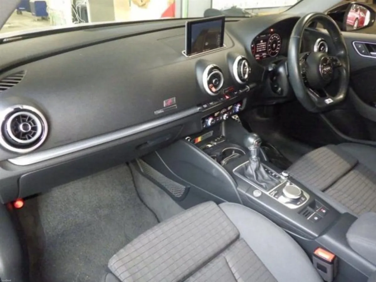 Audi A3 1.4 AUTOMATIC S-LINE - UPGRADED ALLOYS - S - Image 3