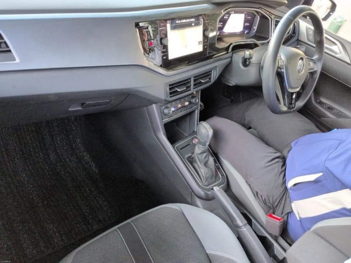 Volkswagen Polo 1.0 TSI HIGHLINE AUTOMATIC - FACTO - Image 3