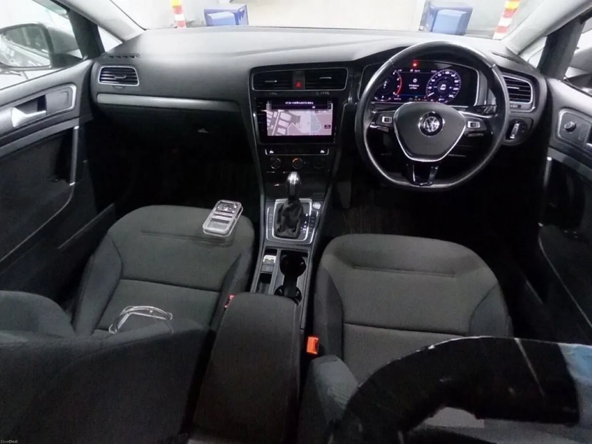 Volkswagen Golf 1.2 COMFORT LINE MEISTER - FACTORY - Image 3