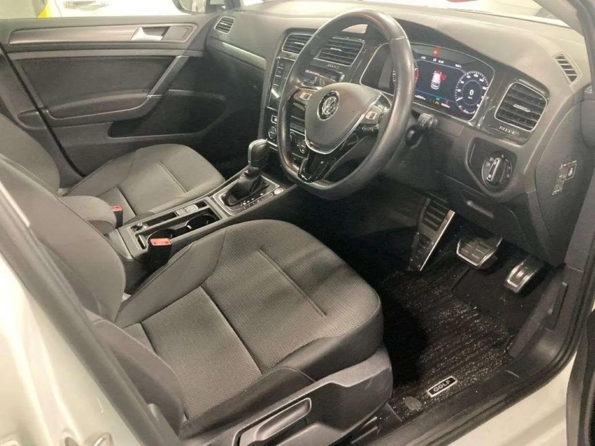 Volkswagen Golf 1.2 TSI COMFORT LINE MEISTER - FAC - Image 3