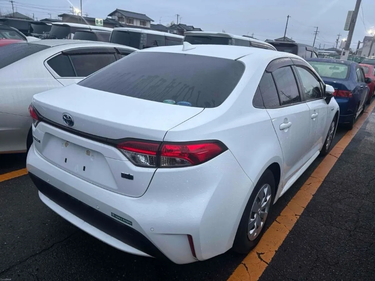Toyota Corolla 1.8 HYBRID SALOON G-X - PUSH BUTTON - Image 2