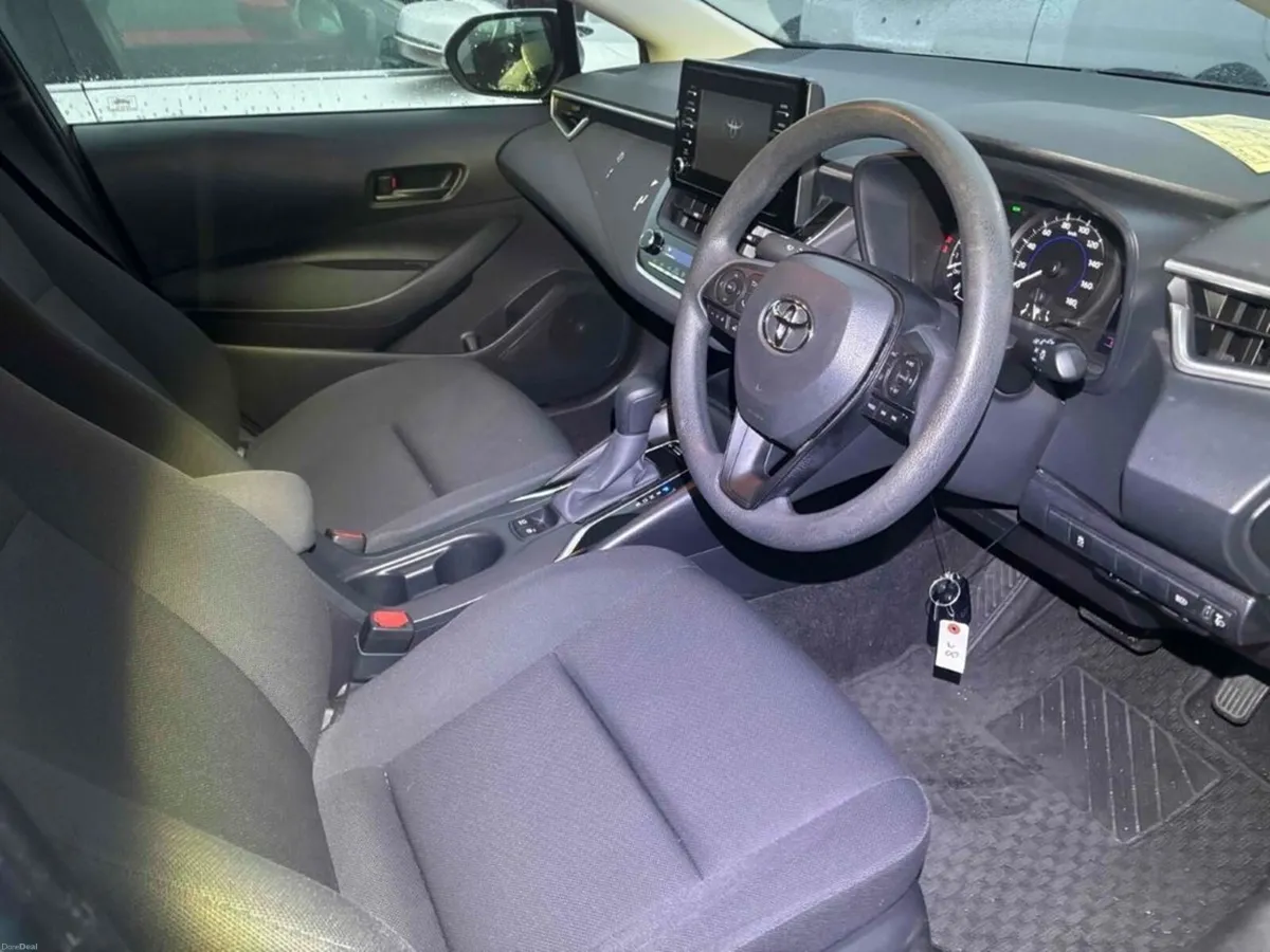Toyota Corolla 1.8 HYBRID SALOON G-X - PUSH BUTTON - Image 3
