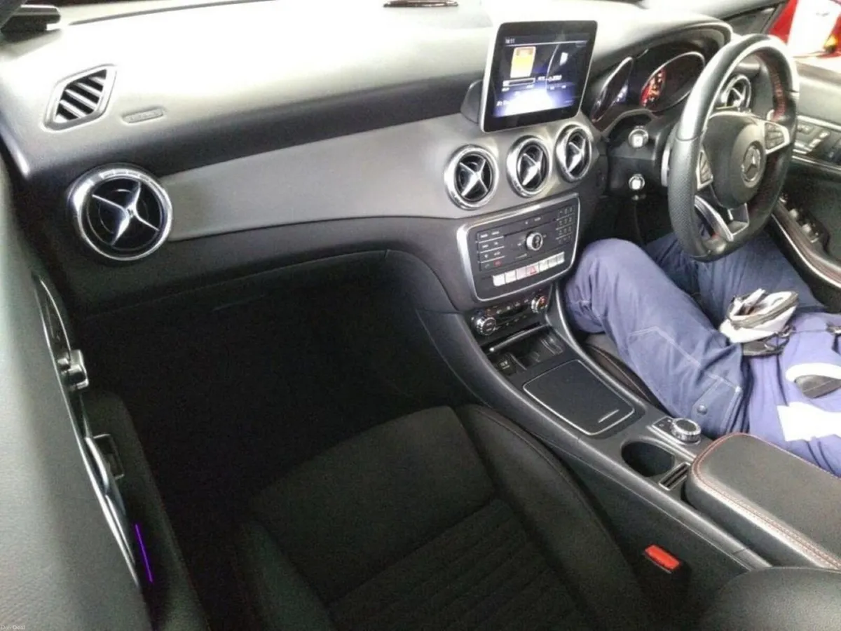 Mercedes-Benz CLA 1.6 AUTOMATIC AMG EDITION - HALF - Image 3