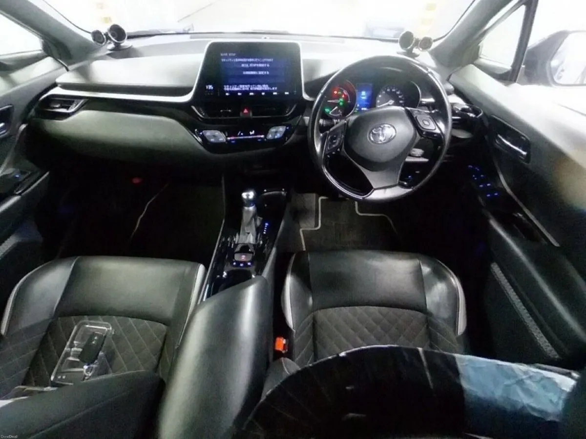 Toyota C-HR 1.8 HYBRID G MODE NERO - HALF BLACK LE - Image 3