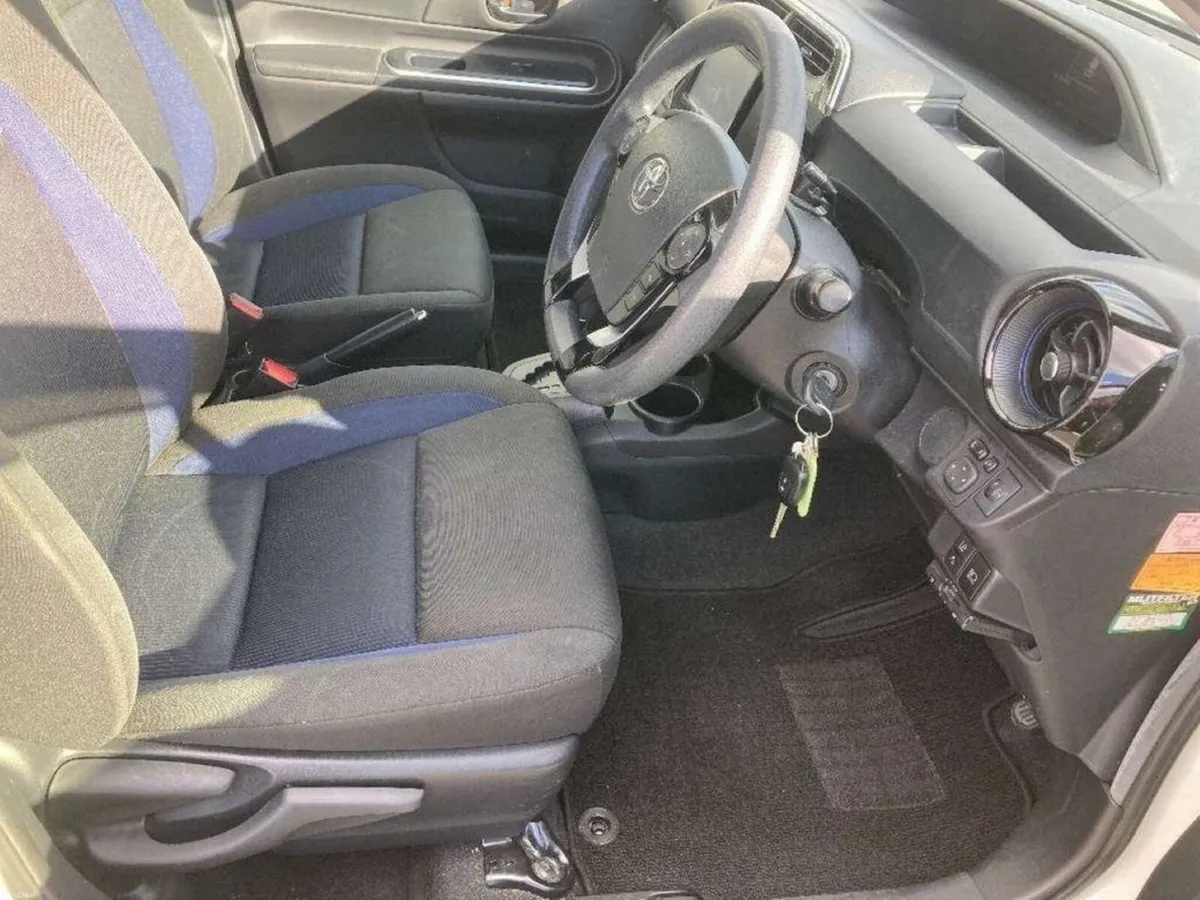 Toyota Aqua 1.5 HYBRID - TOYOTA SAFETY SENSE - Image 3