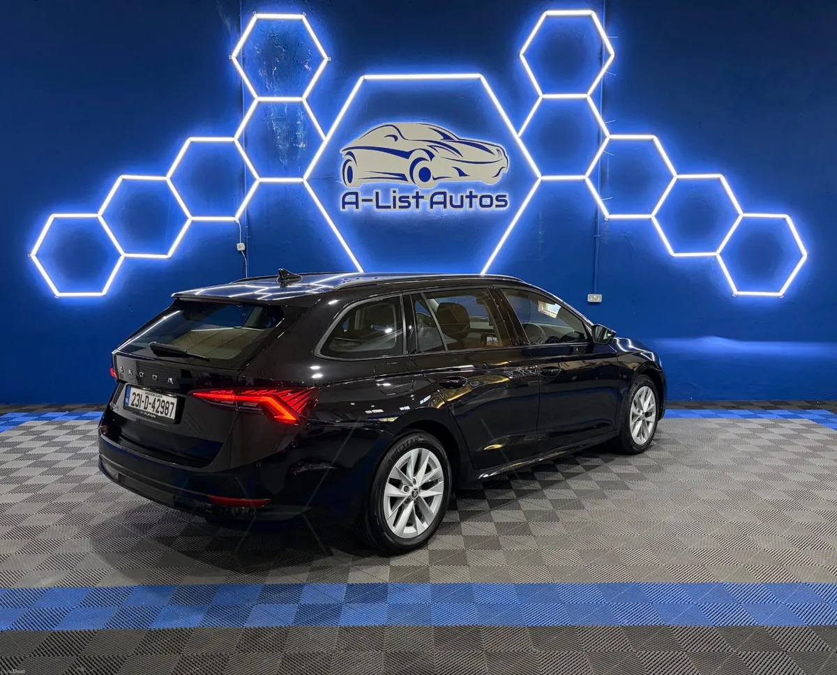 Skoda Octavia 2.0TDI DSG Combi / FINANCE AVAILABLE - Image 3