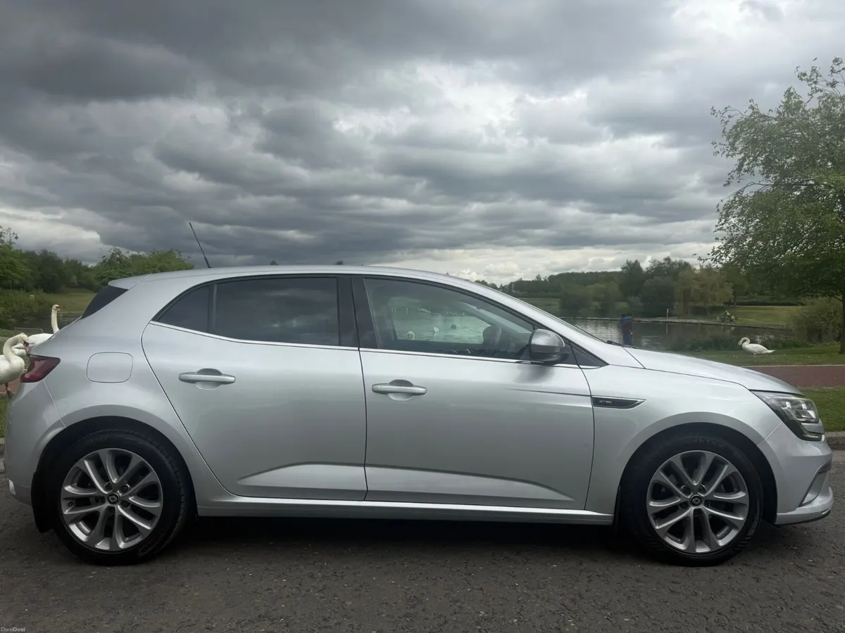 LOW MILEAGE GT LINE NAV EDITION - Image 4