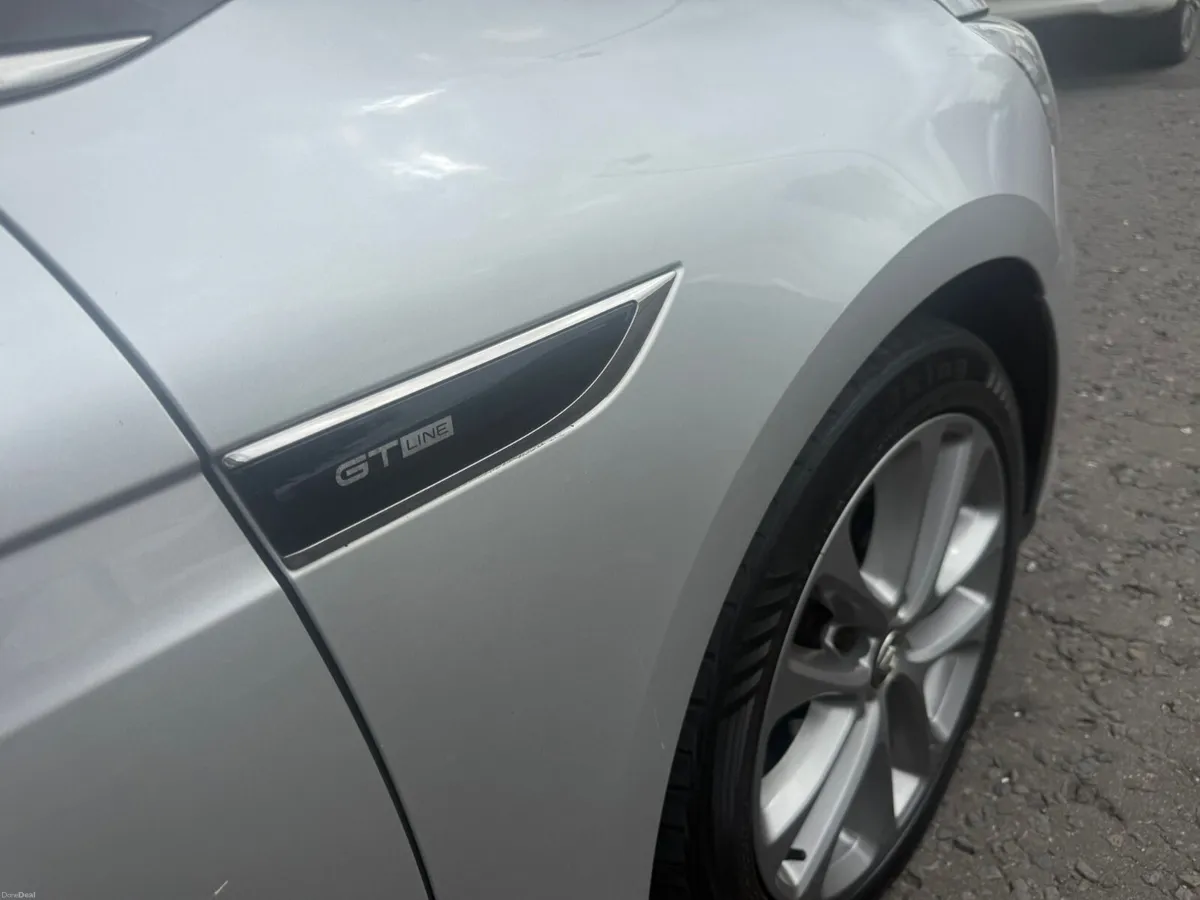LOW MILEAGE GT LINE NAV EDITION - Image 3