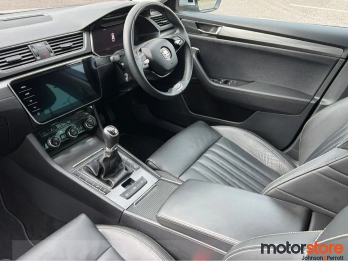 Skoda Superb Style 2.0 Diesel AUTO I LOW MILEAGE! - Image 4