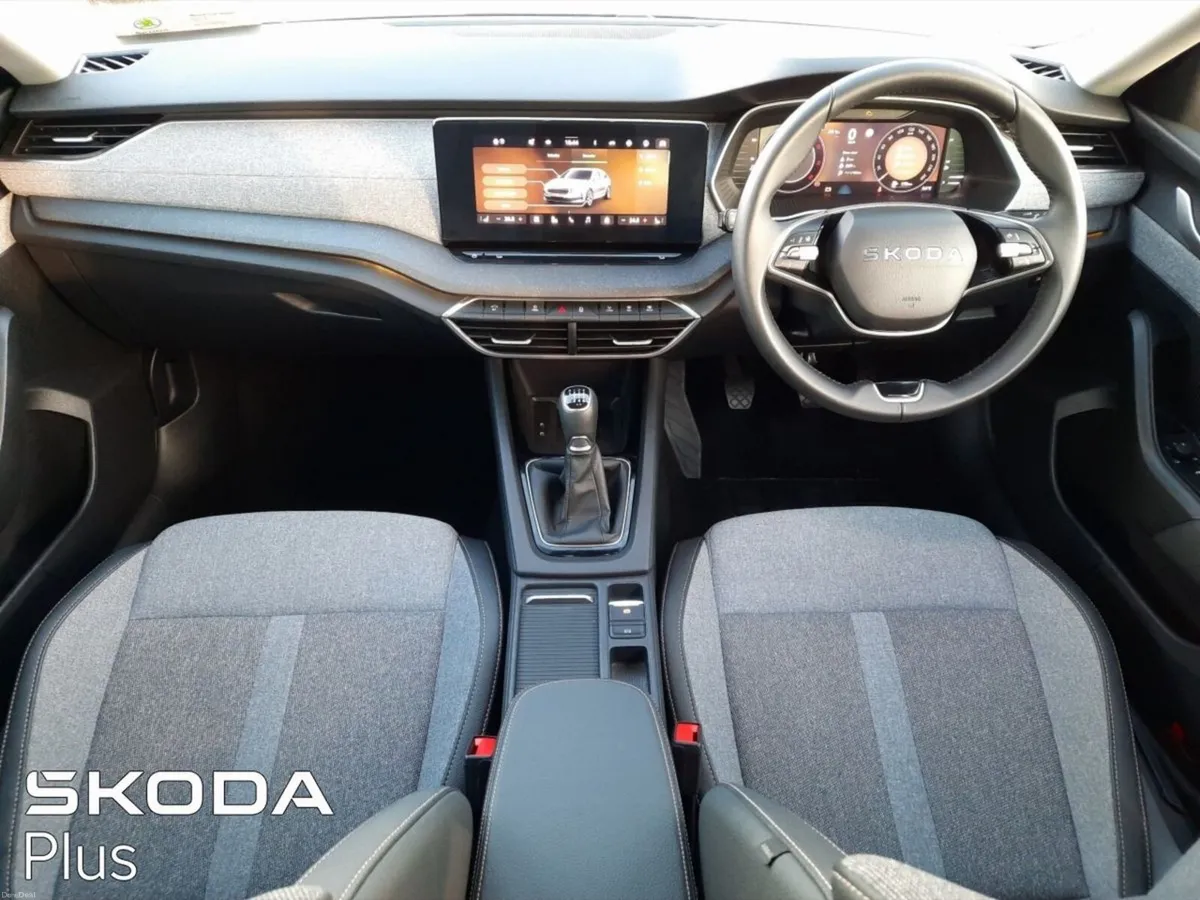 Skoda Octavia Combi Selection Plus 2.0TDI 115HP - Image 3