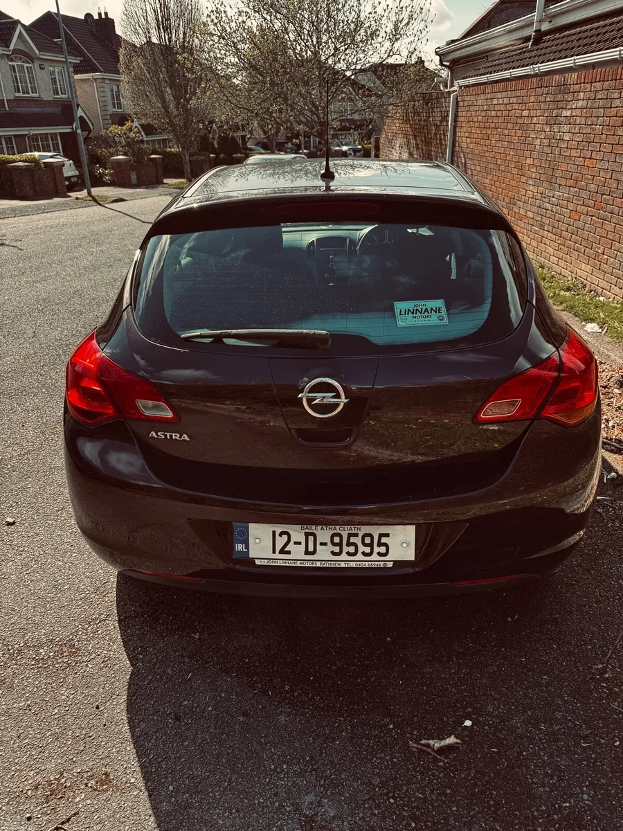 2012 Opel Astra - Image 2