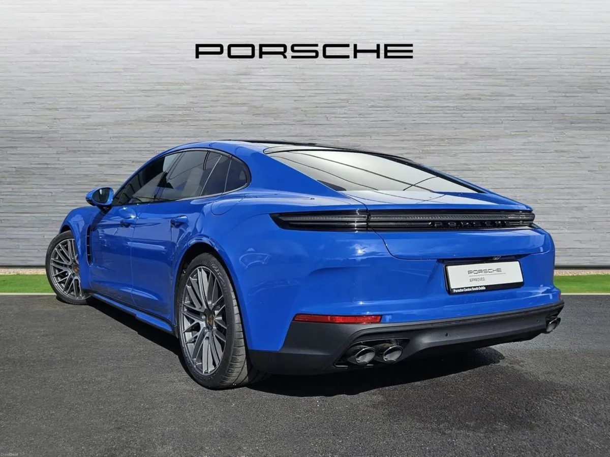 Porsche Panamera 4 E-Hybrid - Image 3