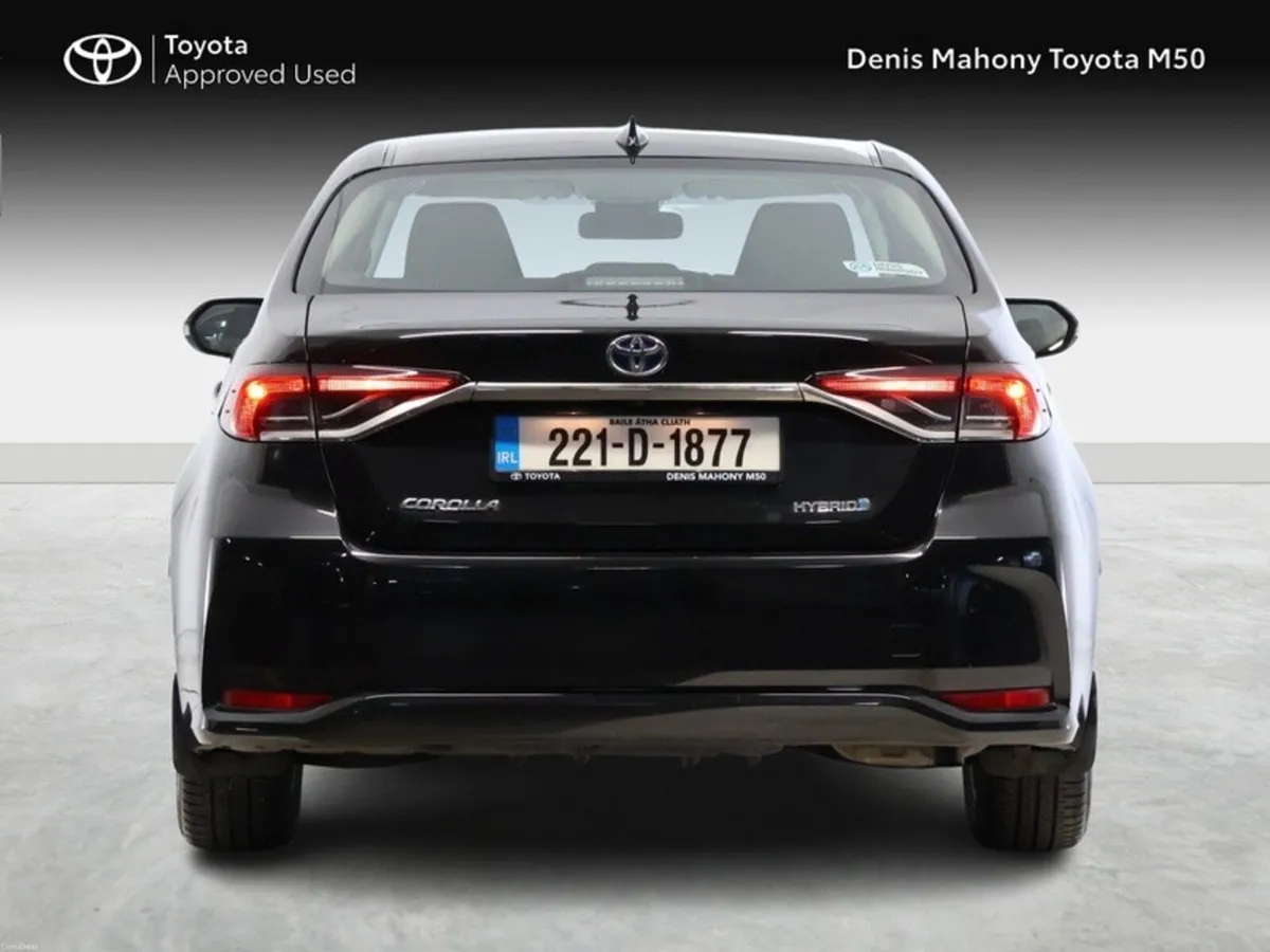 Toyota Corolla Luna Hybrid Saloon - Image 4