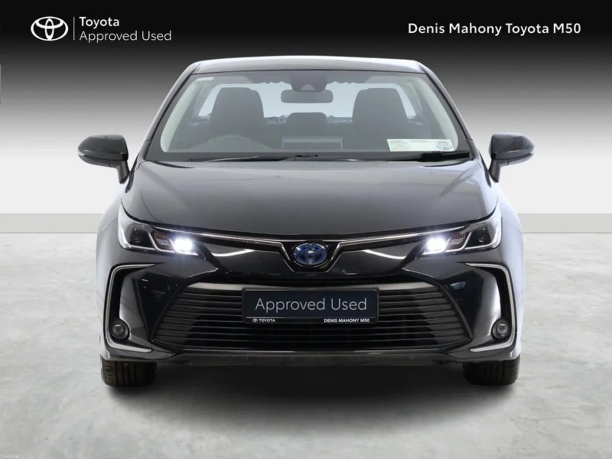 Toyota Corolla Luna Hybrid Saloon - Image 5