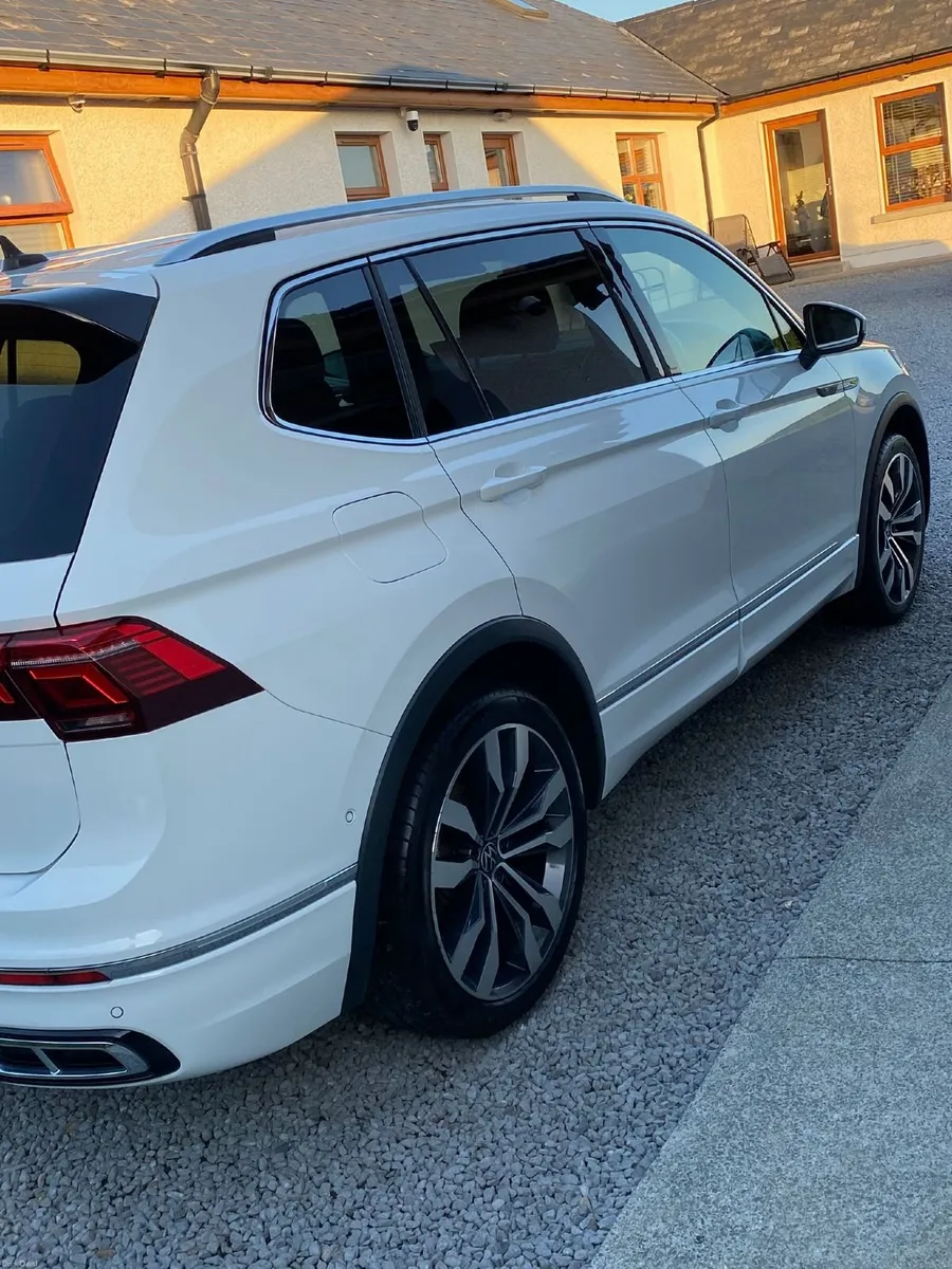 Volkswagen Tiguan 2022 R-Line Allspace - Image 2