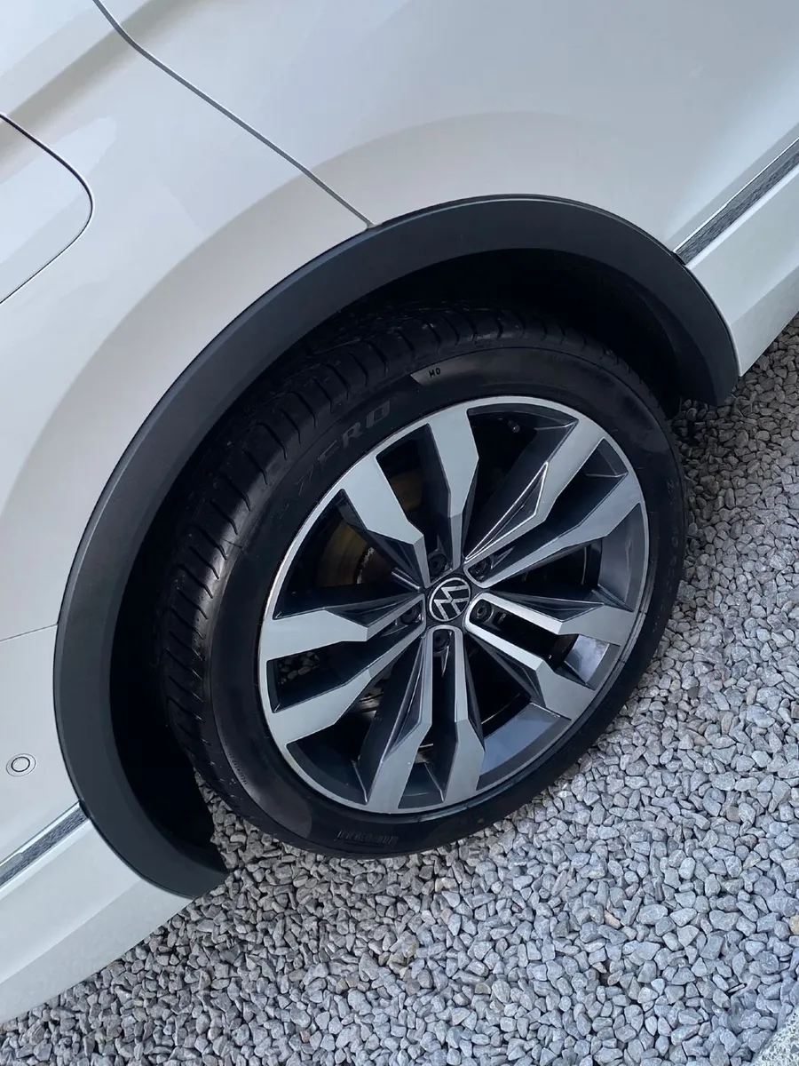 Volkswagen Tiguan 2022 R-Line Allspace - Image 3