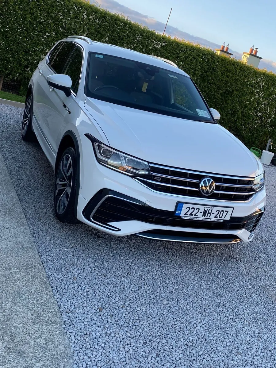 Volkswagen Tiguan 2022 R-Line Allspace - Image 4