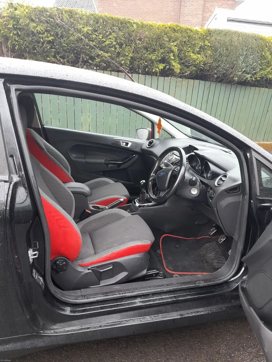 Ford Fiesta 2016 - Image 2
