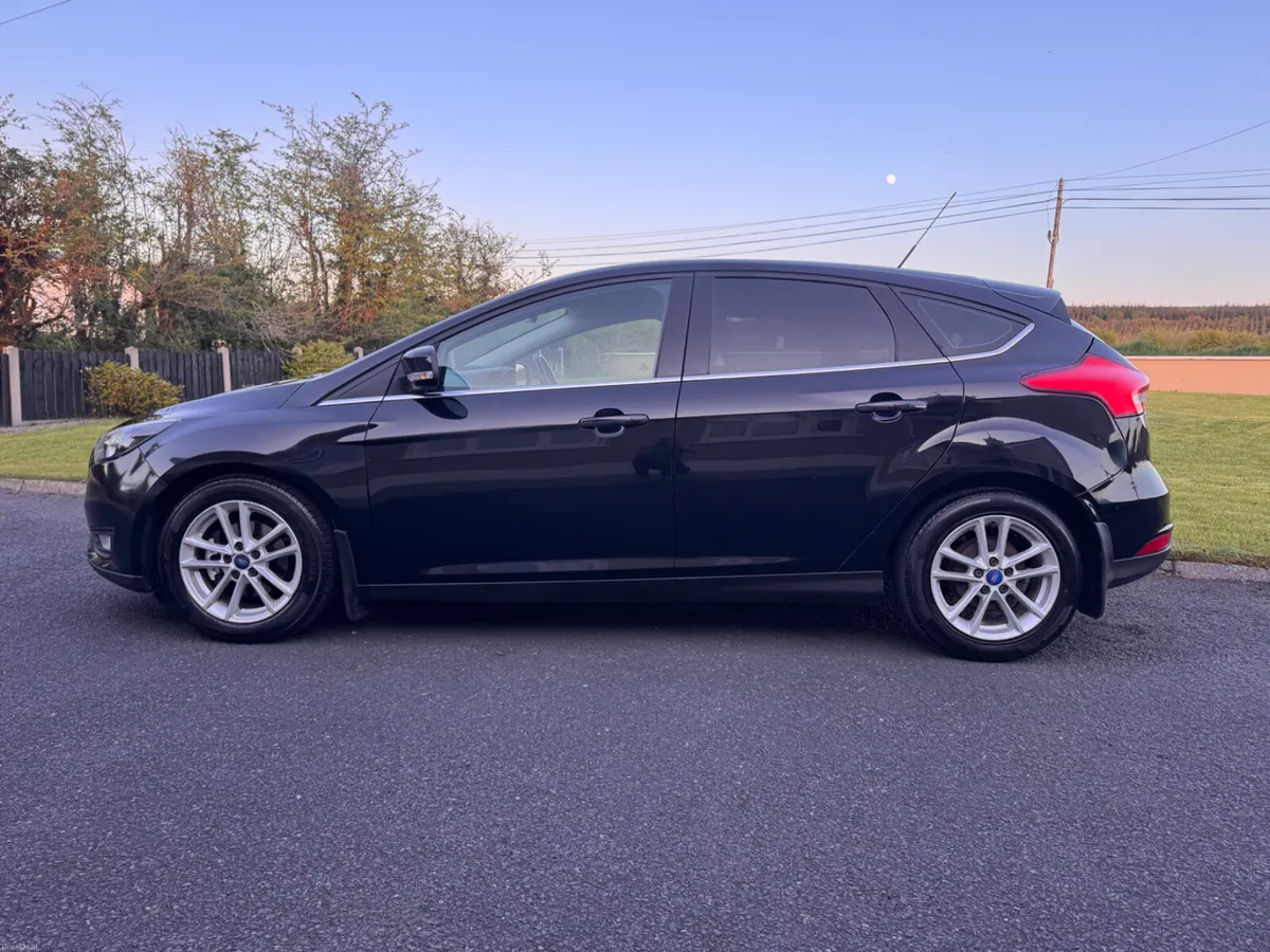 2014 Ford Focus 1.5 TDCI ZETEC - Image 4