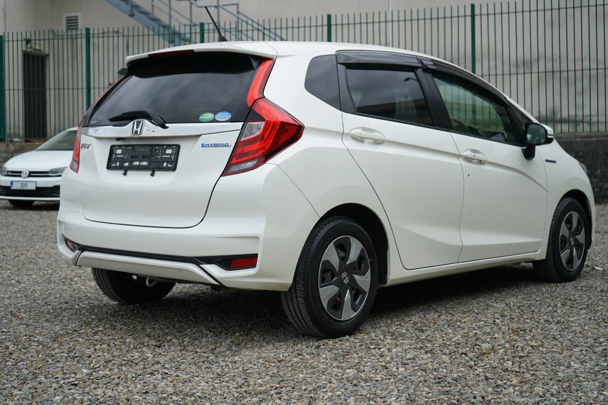 2018 Honda Fit Hybrid Automatic - Image 5