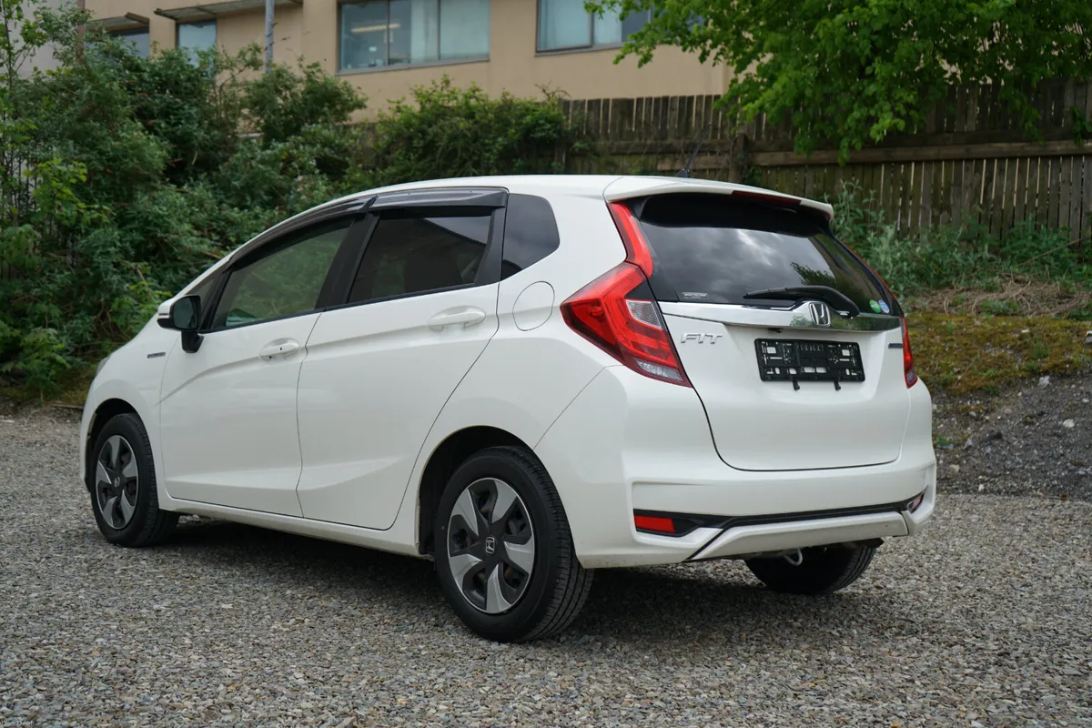 2018 Honda Fit Hybrid Automatic - Image 4