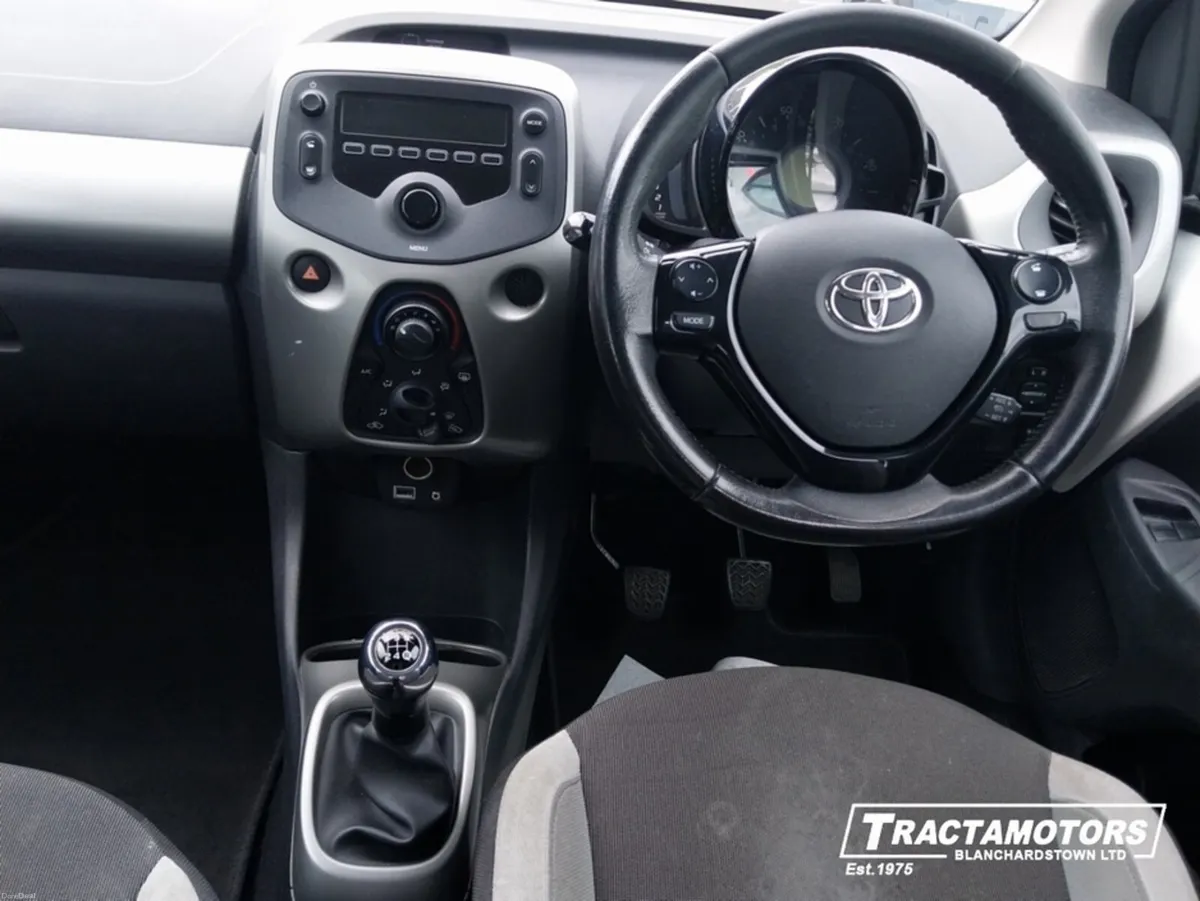 Toyota Aygo 1.0 VVT-I X-PLAY 5DR - Image 3