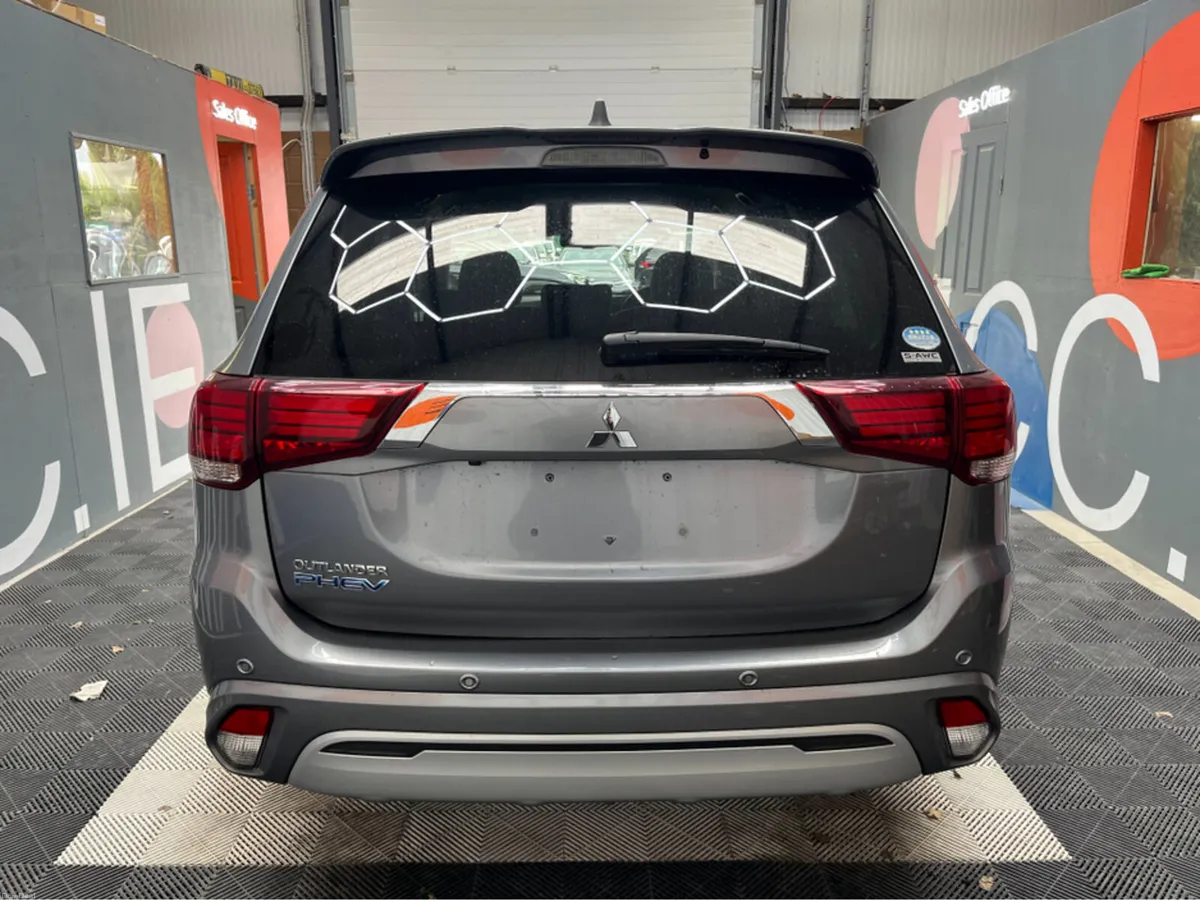 Mitsubishi Outlander 2019 MITSUBISHI OUTLANDER 4WD - Image 3
