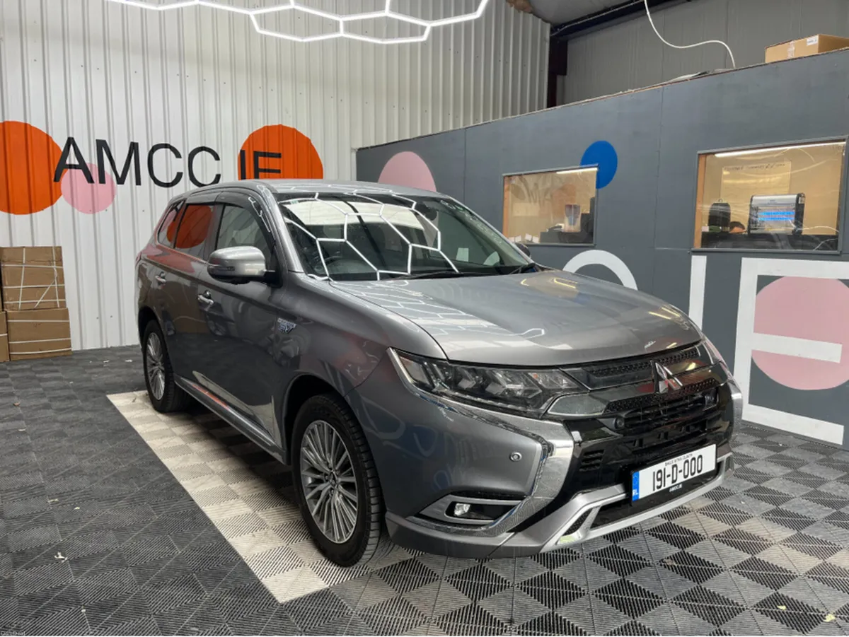 Mitsubishi Outlander 2019 MITSUBISHI OUTLANDER 4WD - Image 1