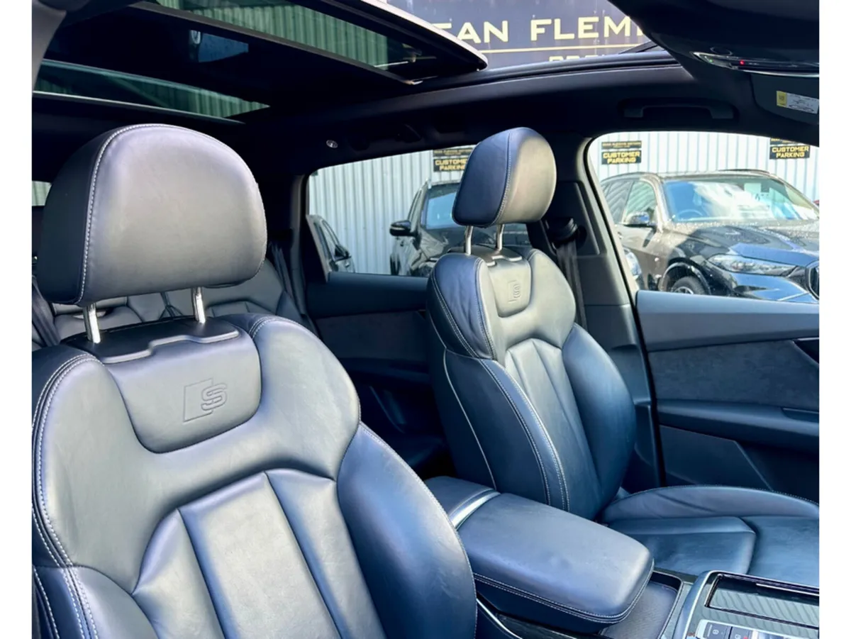 Audi Q7 50 TDI BLACK EDITION 7 SEATS - Image 6