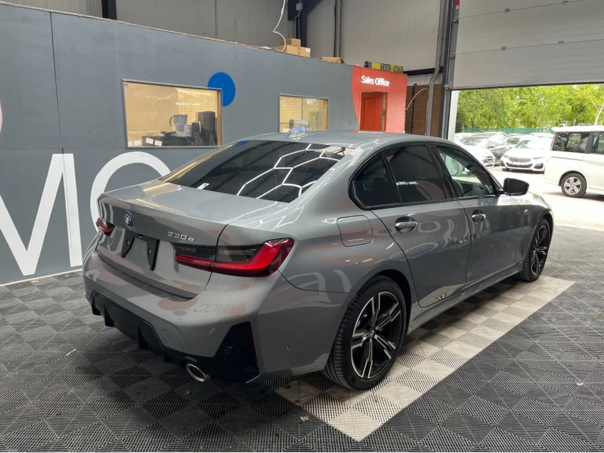 BMW 3-Series 2025 BMW 330E M-SPORT 2.0 AUTOMATIC / - Image 2