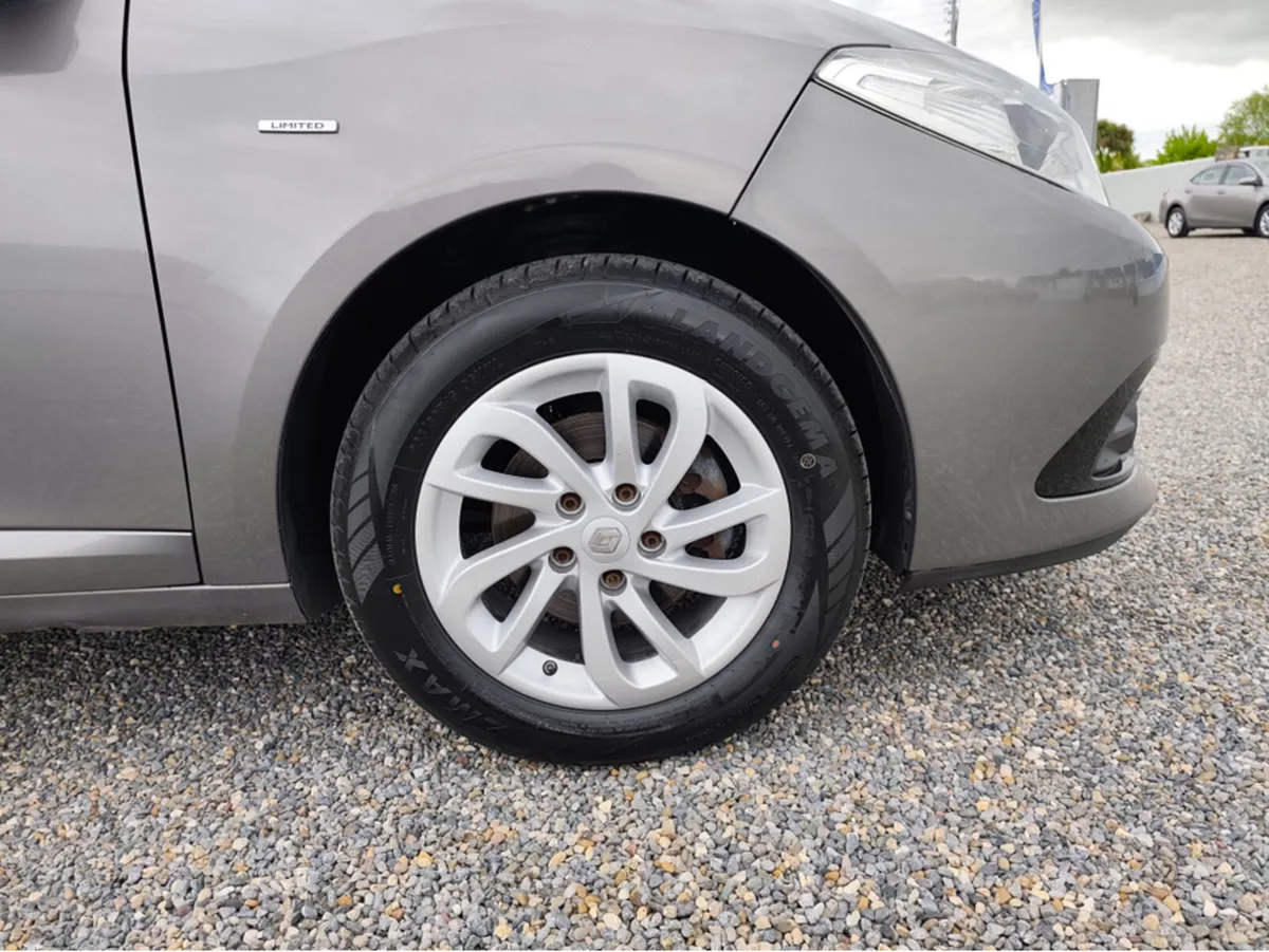 Renault Fluence LIMITED EDITION 1.5 DCI 95 201 4DR - Image 6