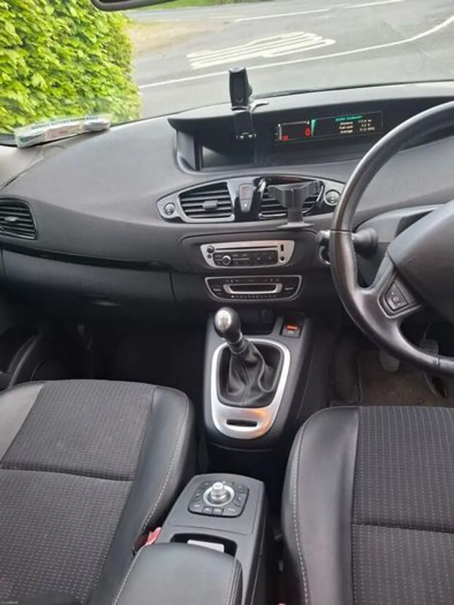2016 Renault Grand Scenic - Image 1